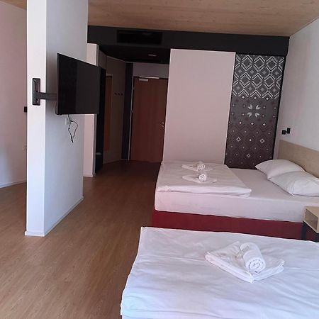 Bed And Breakfast Portal Ljubljana Buitenkant foto